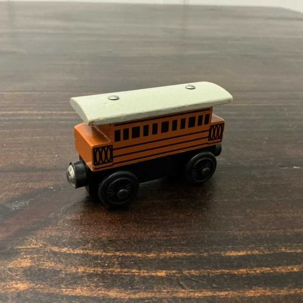 Thomas & Friends Wooden Railway Henrietta Coach Train Learning Curve 2010 Orange